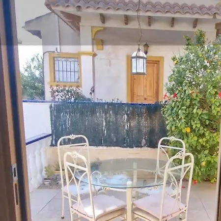 Vila Guzi *